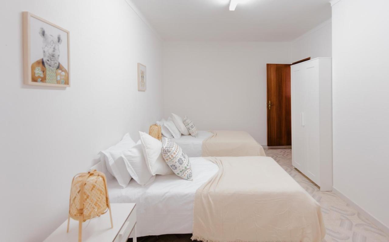 Zambujeira Do Mar 4-Bed House Perfect For Families & Friends Apartment Екстериор снимка